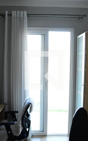 Casa de condomínio para alugar com 330m², 4 quartos e 4 vagasEscritório