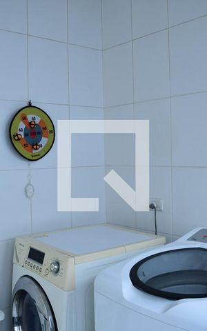 Casa de condomínio para alugar com 330m², 4 quartos e 4 vagasLavanderia