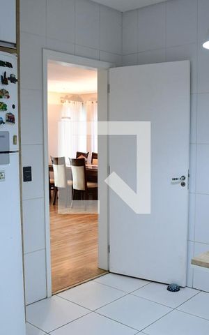 Casa de condomínio para alugar com 330m², 4 quartos e 4 vagasCozinha