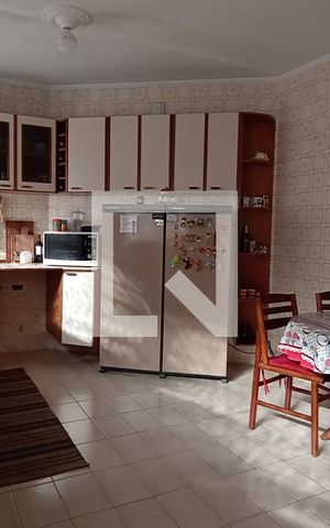 Casa à venda com 370m², 4 quartos e 4 vagas Casa à venda com 370m², 4 quartos e 4 vagasCozinha