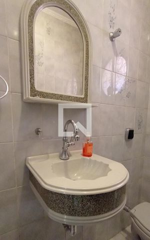Casa à venda com 370m², 4 quartos e 4 vagas Casa à venda com 370m², 4 quartos e 4 vagaslavabo