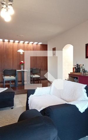 Casa à venda com 370m², 4 quartos e 4 vagas Casa à venda com 370m², 4 quartos e 4 vagasSala de Estar