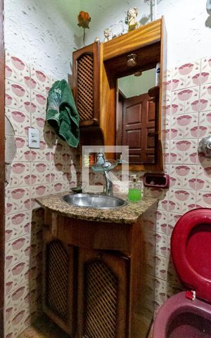 Casa à venda com 372m², 3 quartos e 3 vagas Casa à venda com 372m², 3 quartos e 3 vagasBanheiro Social