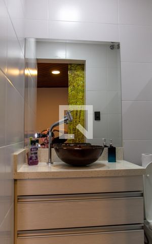 Casa à venda com 380m², 3 quartos e 2 vagasBanheiro da Suíte 3
