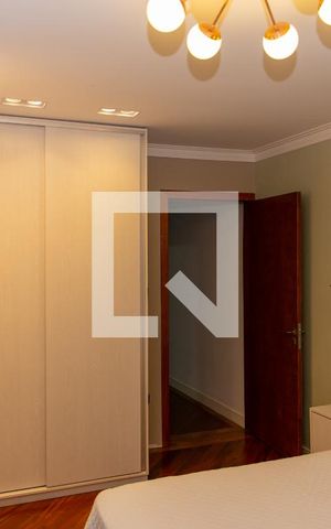 Casa à venda com 380m², 3 quartos e 2 vagasQuarto Suíte 1