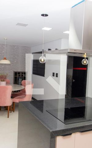 Casa à venda com 380m², 3 quartos e 2 vagasCozinha