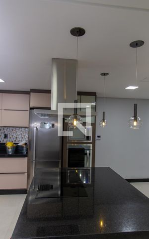 Casa à venda com 380m², 3 quartos e 2 vagasCozinha