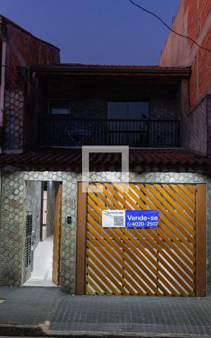 Casa à venda com 380m², 3 quartos e 2 vagasFachada