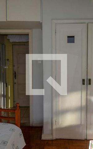 Apartamento à venda com 215m², 3 quartos e 1 vaga Apartamento à venda com 215m², 3 quartos e 1 vagaQuarto de Serviço