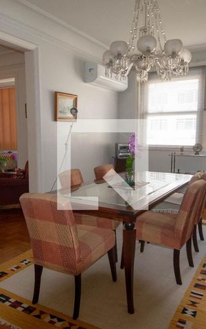 Apartamento à venda com 215m², 3 quartos e 1 vaga Apartamento à venda com 215m², 3 quartos e 1 vagaSala de Jantar