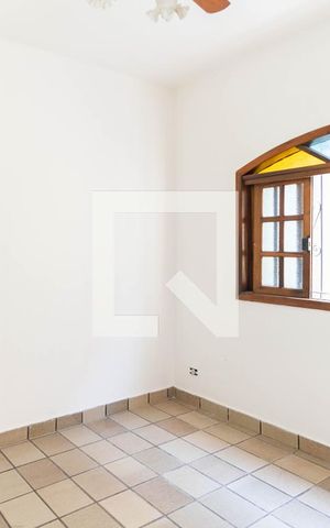 Casa à venda com 200m², 3 quartos e 2 vagas Casa à venda com 200m², 3 quartos e 2 vagasSala de Jantar