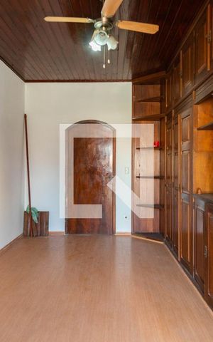 Casa à venda com 200m², 3 quartos e 2 vagas Casa à venda com 200m², 3 quartos e 2 vagasQuarto 1