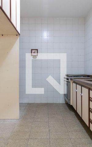 Casa à venda com 200m², 3 quartos e 2 vagas Casa à venda com 200m², 3 quartos e 2 vagasCozinha