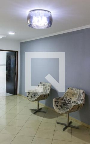 Casa à venda com 143m², 3 quartos e 2 vagas Casa à venda com 143m², 3 quartos e 2 vagasSala