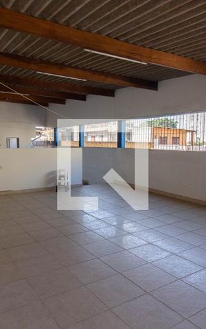 Casa à venda com 244m², 4 quartos e 2 vagas Casa à venda com 244m², 4 quartos e 2 vagasTerraço