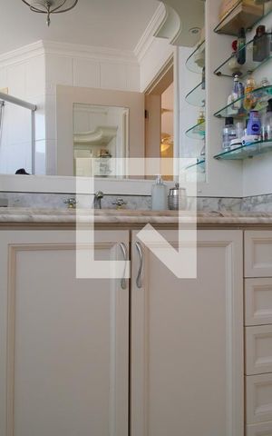 Apartamento à venda com 252m², 4 quartos e 4 vagasBanheiro da Suíte
