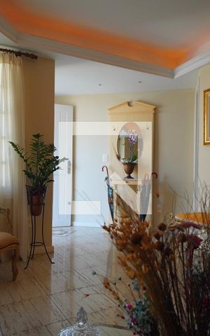 Apartamento à venda com 252m², 4 quartos e 4 vagasSala 