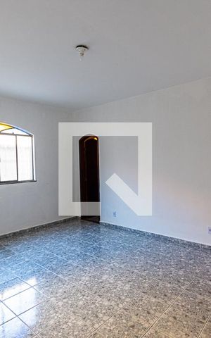 Casa para alugar com 130m², 3 quartos e 3 vagas Casa para alugar com 130m², 3 quartos e 3 vagasquarto