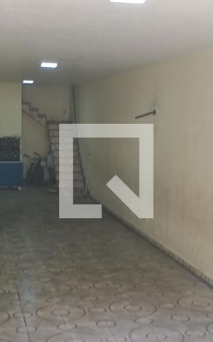 Casa à venda com 250m², 3 quartos e 6 vagas Casa à venda com 250m², 3 quartos e 6 vagasGaragem