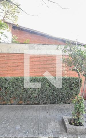 Casa à venda com 281m², 3 quartos e 2 vagasCasa