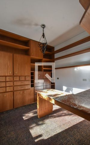 Casa à venda com 281m², 3 quartos e 2 vagasEscritório 