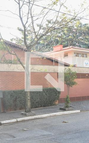 Casa à venda com 281m², 3 quartos e 2 vagasCasa