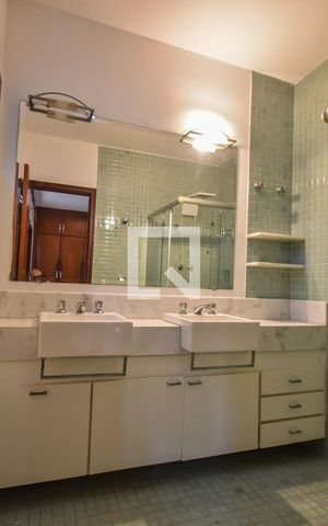Casa à venda com 281m², 3 quartos e 2 vagasBanheiro Suíte 01