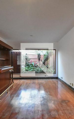 Casa à venda com 281m², 3 quartos e 2 vagasSala