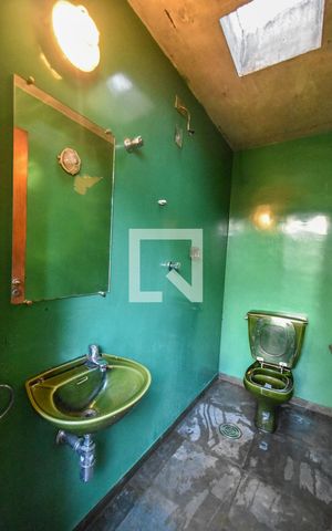 Casa à venda com 281m², 3 quartos e 2 vagasBanheiro de Serviços 02