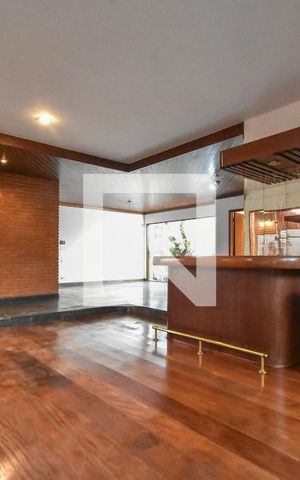 Casa à venda com 281m², 3 quartos e 2 vagasSala