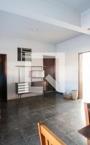 Casa à venda com 300m², 3 quartos e 3 vagas Casa à venda com 300m², 3 quartos e 3 vagasÁrea de Serviço