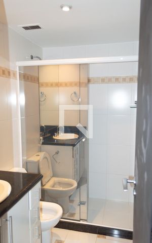 Apartamento à venda com 74m², 2 quartos e 1 vaga Apartamento à venda com 74m², 2 quartos e 1 vagaBanheiro da Suíte 2
