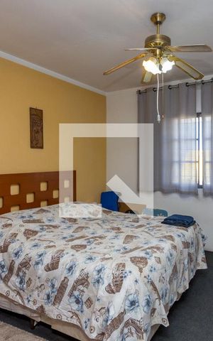 Casa à venda com 167m², 3 quartos e 5 vagas Casa à venda com 167m², 3 quartos e 5 vagasSuíte