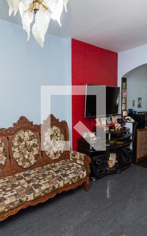 Casa à venda com 340m², 5 quartos e 3 vagas Casa à venda com 340m², 5 quartos e 3 vagasSala de TV