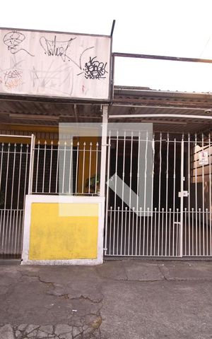 Casa para alugar com 330m², 5 quartos e 3 vagasFachada