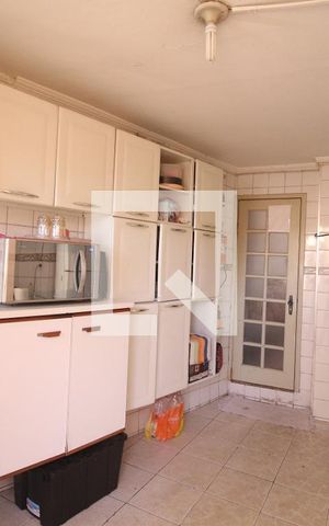 Casa para alugar com 330m², 5 quartos e 3 vagasCozinha