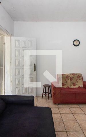 Casa à venda com 99m², 2 quartos e 1 vaga Casa à venda com 99m², 2 quartos e 1 vagaSala