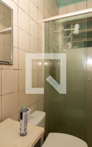 Casa à venda com 99m², 2 quartos e 1 vaga Casa à venda com 99m², 2 quartos e 1 vagaBanheiro