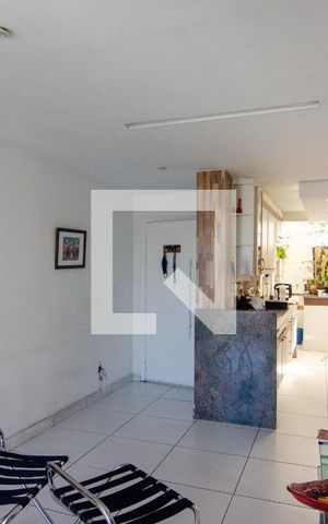 Apartamento para alugar com 82m², 2 quartos e sem vaga Apartamento para alugar com 82m², 2 quartos e sem vagaSala