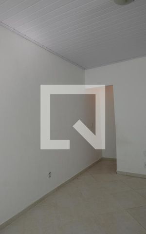 Casa para alugar com 100m², 3 quartos e 2 vagasSala