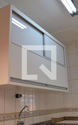 Casa para alugar com 110m², 2 quartos e 2 vagasCozinha - Armários