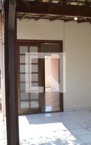 Casa para alugar com 110m², 2 quartos e 2 vagasCorredor