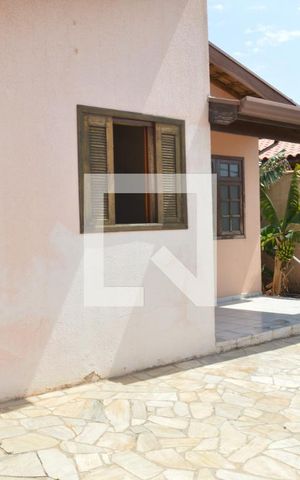 Casa para alugar com 110m², 2 quartos e 2 vagasQuintal frente