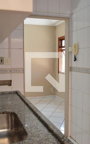 Casa para alugar com 110m², 2 quartos e 2 vagasCozinha