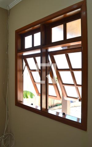 Casa para alugar com 110m², 2 quartos e 2 vagasDetalhe Sala