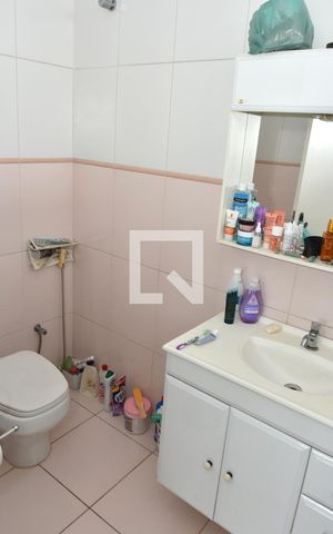 Casa para alugar com 371m², 3 quartos e 8 vagasBanheiro da Suíte 3