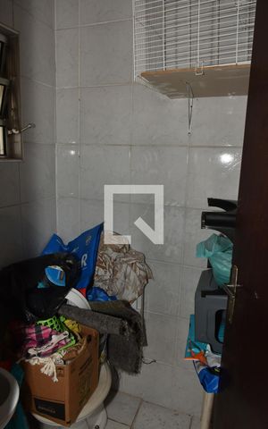 Casa para alugar com 371m², 3 quartos e 8 vagasBanheiro de serviço