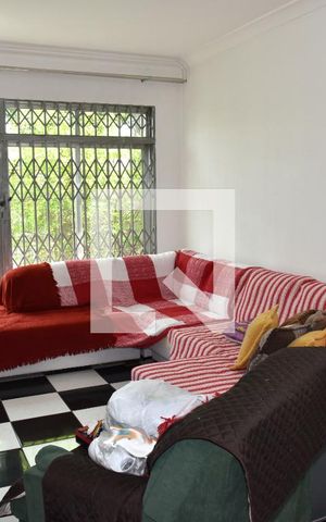 Casa para alugar com 371m², 3 quartos e 8 vagasSala