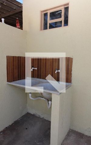 Casa para alugar com 40m², 2 quartos e sem vagaÁrea de Serviço