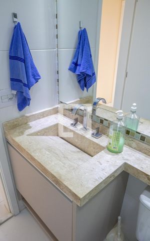 Apartamento à venda com 69m², 2 quartos e 2 vagas Apartamento à venda com 69m², 2 quartos e 2 vagasBanheiro Social